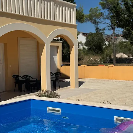Villa Sunshine